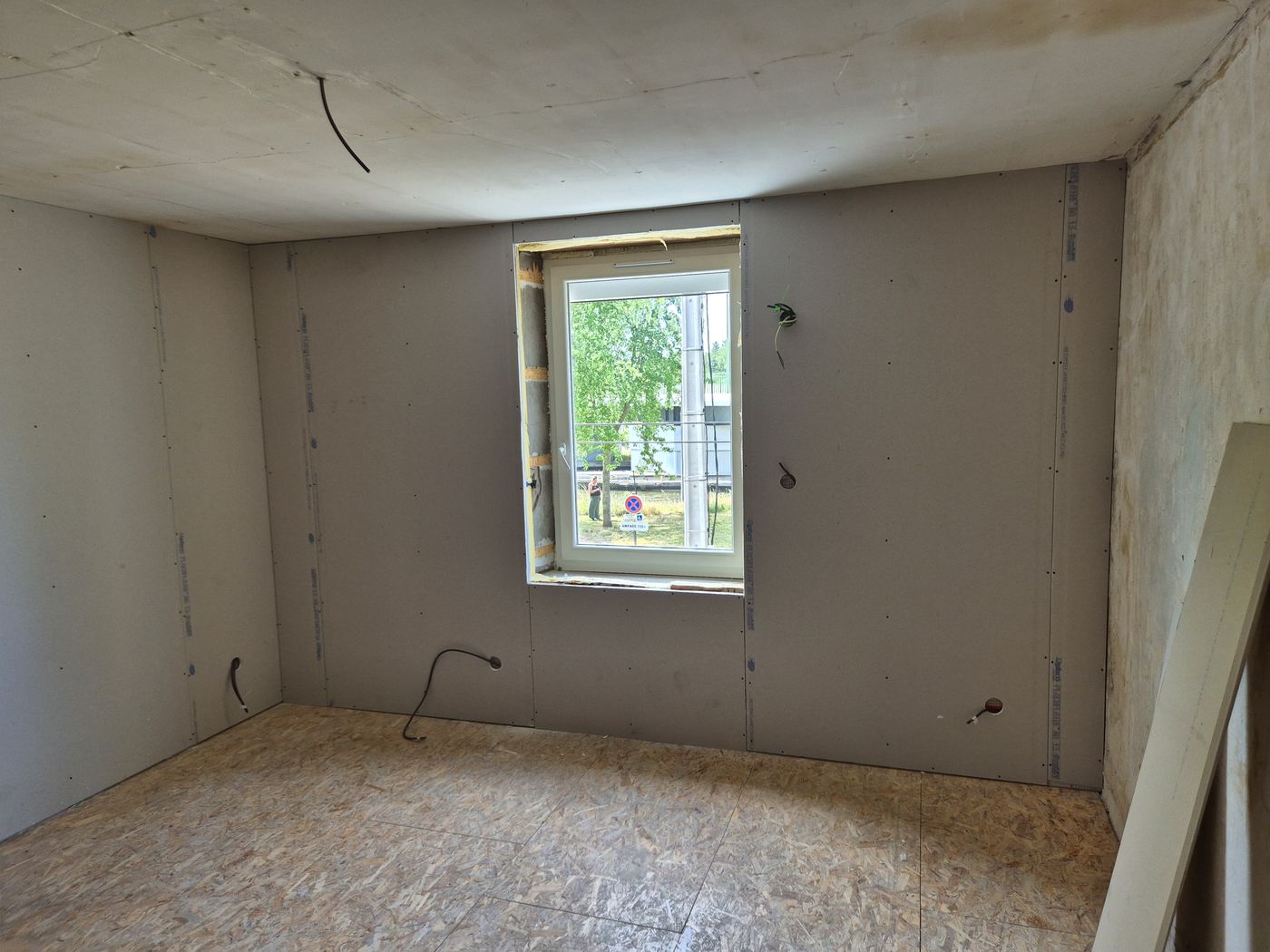 Cloisons à Nancy — Cloisons placo jointoyees avec fenetre